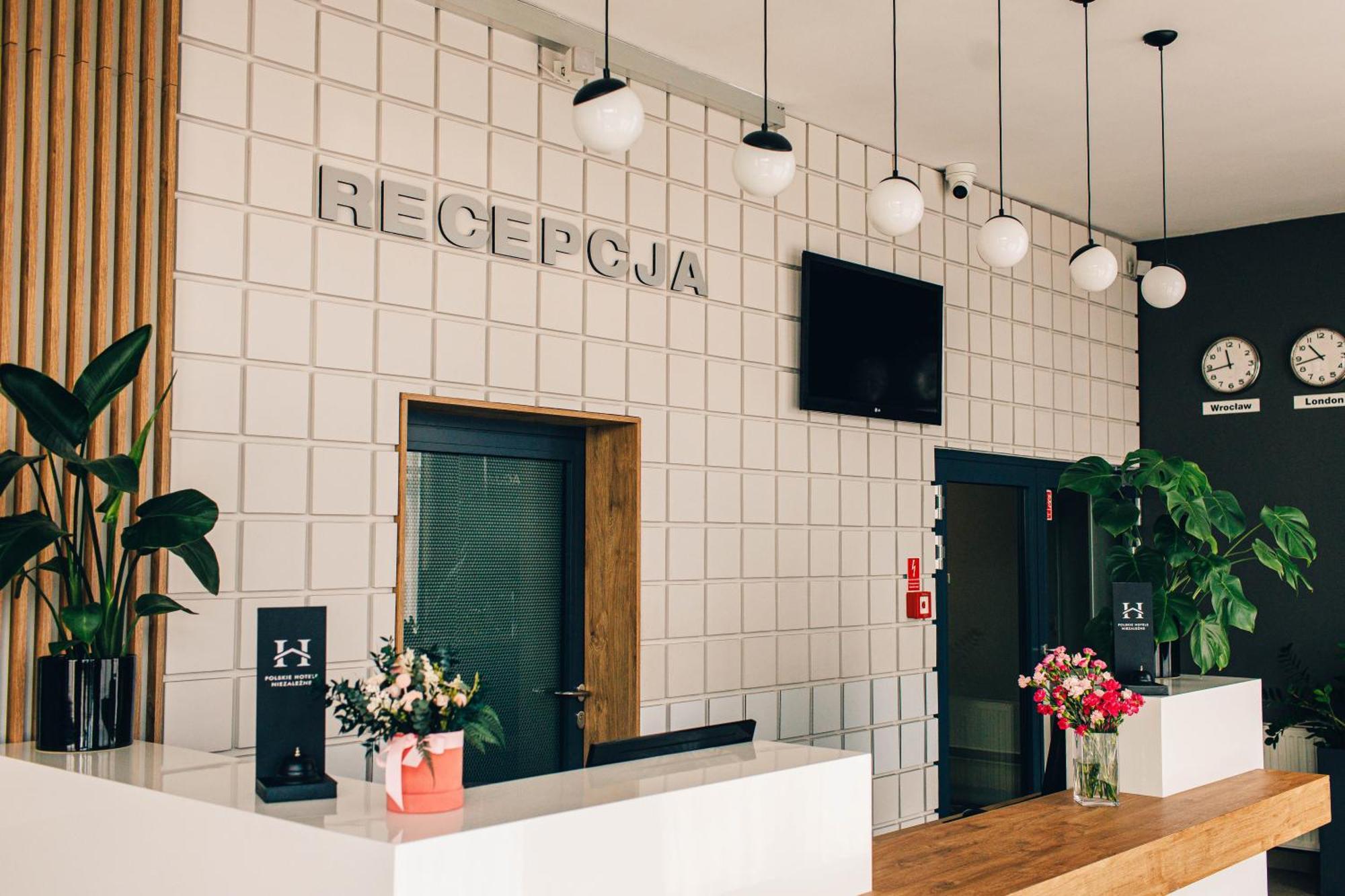 Terminal Hotel Wroclaw Exterior photo